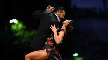 Dos parejas argentinas arrasan en el Mundial de Tango